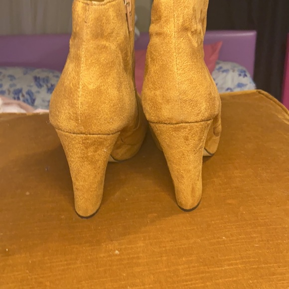 Cato brown/tan/mustard Heeled ankle boots - Picture 9 of 9